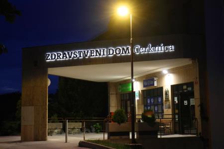 NAPIS ZDRAVSTVENI DOM CERKNICA 11 FOTO LJUBO VUKELIČ